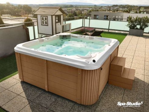 SPA-Studio® is the exclusive European distributor of family hot tubs and SWIM SPAs from Canadian Spa International®.