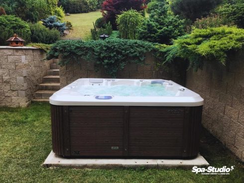 SPA-Studio® is the exclusive European distributor of family hot tubs and SWIM SPAs from Canadian Spa International®.