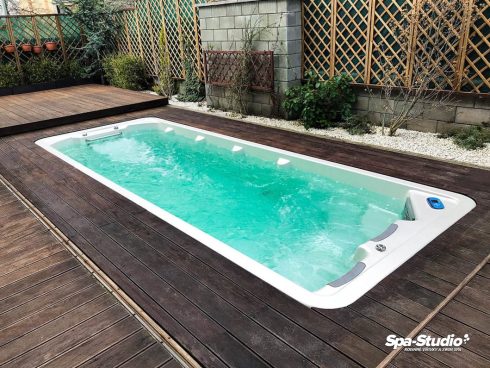 The spacious SWIM SPA Octopus from SPA-Studio® is a luxurious and highly equipped sports model suitable for fitness swimming or as a luxurious alternative to a classic pool.