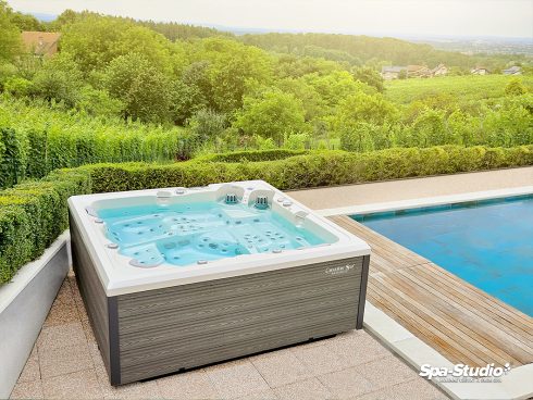 Hydromassage tubs for commercial as well as private area. The selection of more than 43 unique models.