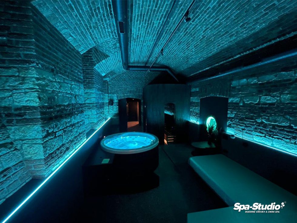 Canadian Spa International® low-energy hot tubs, including complete service, are offered by the exclusive SPA-Studio® dealer.