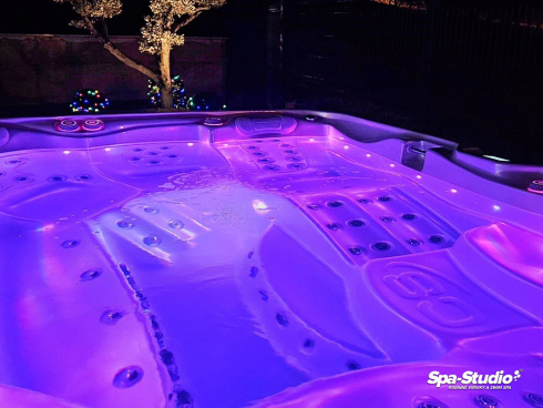 Massage family hot tubs with top-notch modern technology are suitable for both indoor and outdoor use.