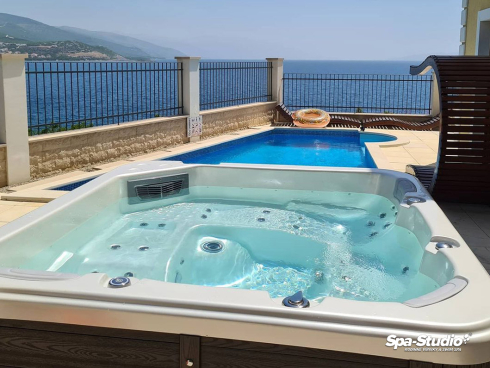 Massage family hot tubs with top-notch modern technology are suitable for both indoor and outdoor use.