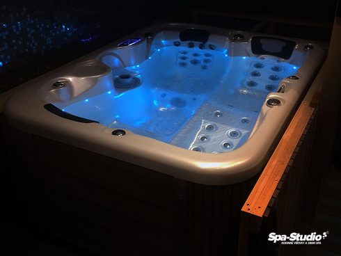 We offer commercial as well as private whirlpools with the longest warranty by the company SPA-Studio® in Czechia as well as Slovakia.