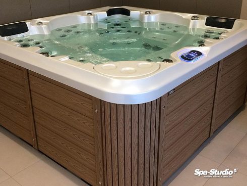 Family whirlpools with 48-hour delivery by the authorized seller SPA-Studio® including complete service.