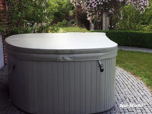 SPA-Studio® offers solar whirlpools and other alternative heat sources that help to reduce expenses by up to 80%.