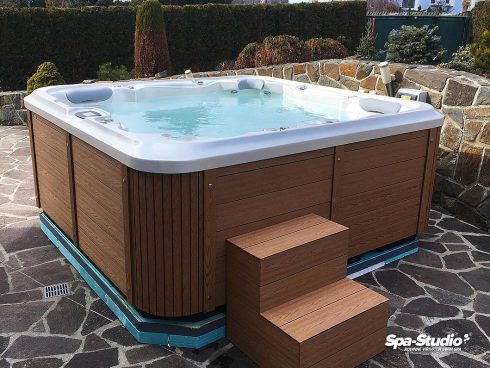 SPA-Studio® is the exclusive seller of whirlpool tubs for private as well as public area with the longest warranty and all spare parts delivery even in after warranty period.