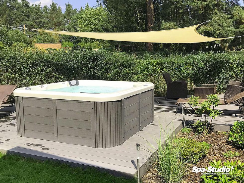 Service of the SPA-Studia® whirlpools as well as of other brands whirlpools is offered by our company across the whole Czechia and Slovakia. All spare parts are always available on stock.