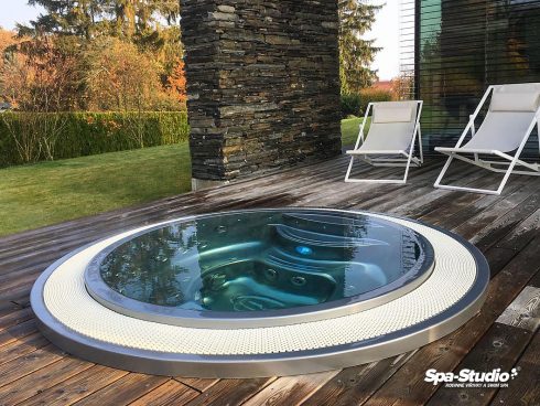 SPA-Studio® offers authorized service of whirlpools, after warranty repairs and sale of all spare parts.