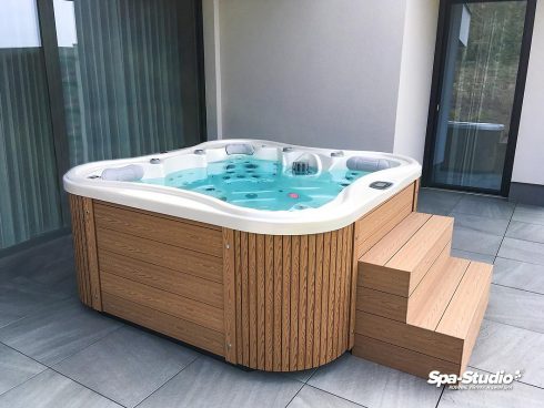 Home whirlpools and SWIM SPA for reasonable prices in Prague, Mlada Boleslav, Brno, Ostrava and Bratislava by SPA-Studia®.