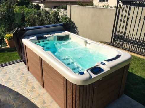 Cheap whirlpool, hydromassage and low-energy tubs by the seller SPA-Studio® in Prague, Mlada Boleslav, Brno, Ostrava and Bratislava.