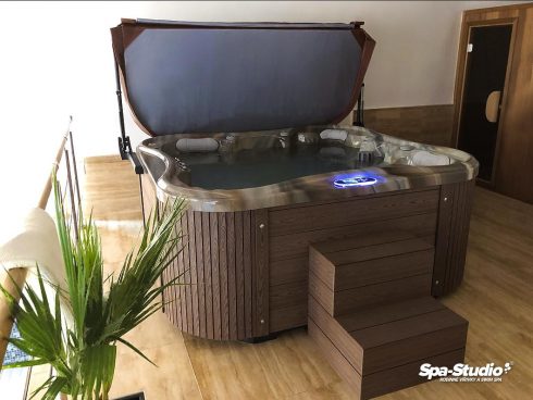 Hydromassage tubs for commercial as well as private area. The selection of more than 43 unique models.