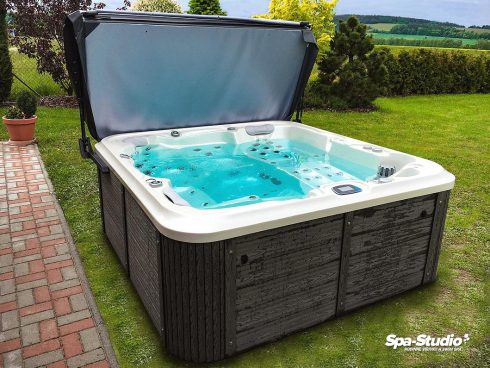 Hot tub Delphina Royal Vision with thermocover - Spa-studio.cz