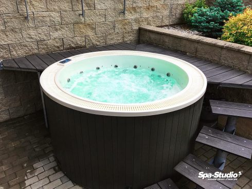 Low-energy whirlpools and swimming pools SWIM SPA by the authorized seller SPA-Studio® in Czechia as well as Slovakia.