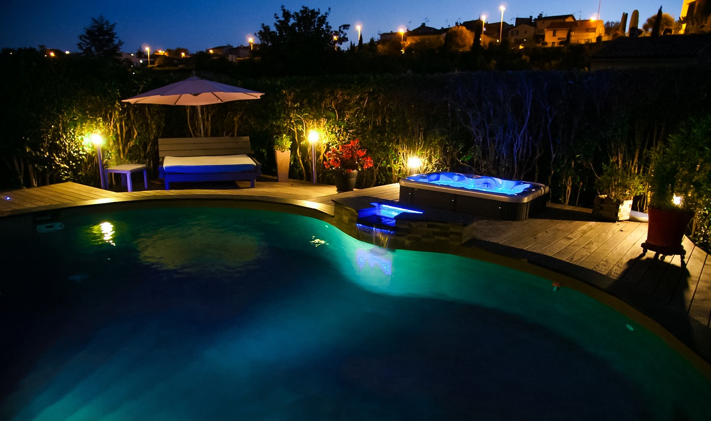 Luxurious massage whirlpool on terrace - Canadian Spa International®