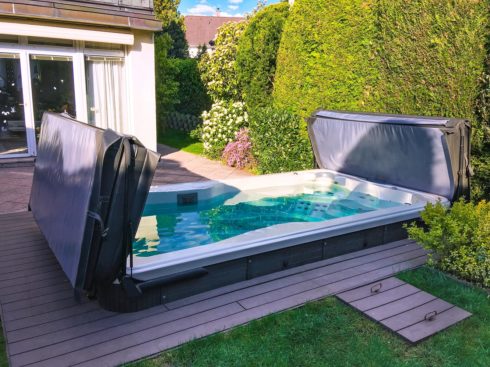 Luxurious whirlpool tubs and SWIM SPA by SPA-Studio® offer a great variety of use for all family and friends, no matter if it is in a house or in a garden.