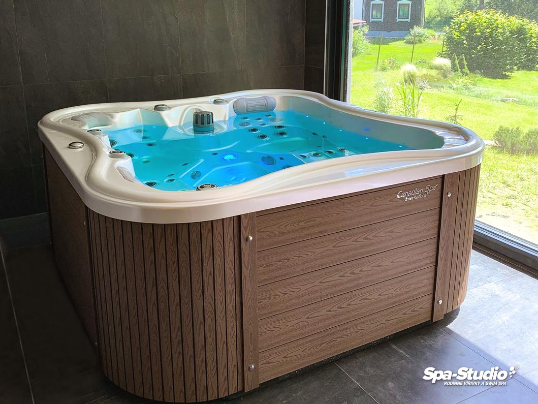 Relaxation and proper relief in a whirlpool can be even more intensive thanks to properly selected aromatherapy that treats water and skin gently, and it is also offered by SPA-Studio®.