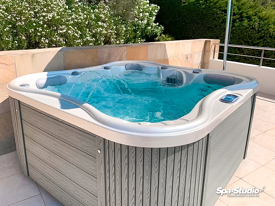 Nemo Excellence - a luxurious family whirlpool on a terrace - www.spa-studio.cz