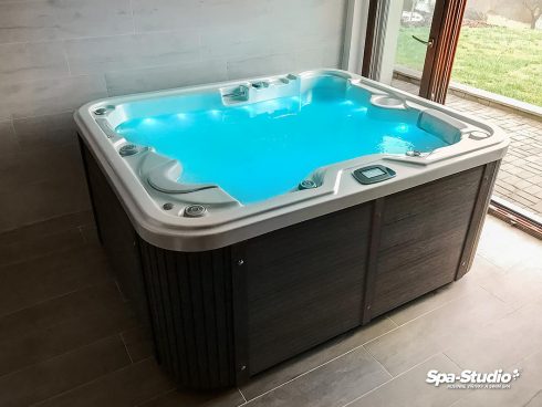 Rotating jets in a whirlpool represent the most important technological equipment and their quality and right selection ensure proper massage that brings relief to all body parts.