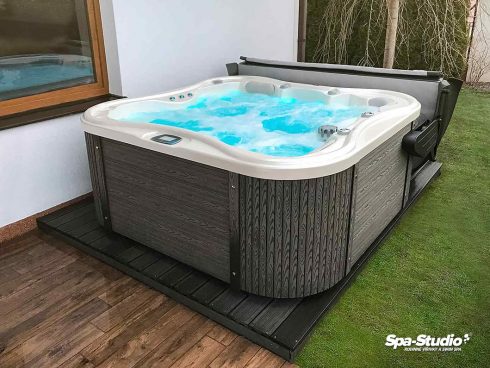 Smart outdoor whirlpools with healing effect and the latest technologies by the company SPA-Studio® in Prague, Mlada Boleslav, Brno, Ostrava and Bratislava.