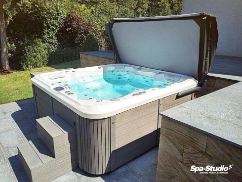Family whirlpools with 48-hour delivery by the authorized seller SPA-Studio® including complete service.
