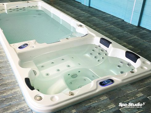 Hydromassage comfort with uniquely shaped dispositions of SWIM SPA by SPA-Studio® offers not only a possiblity of fitness swimming, but maximum relaxation and comfort.