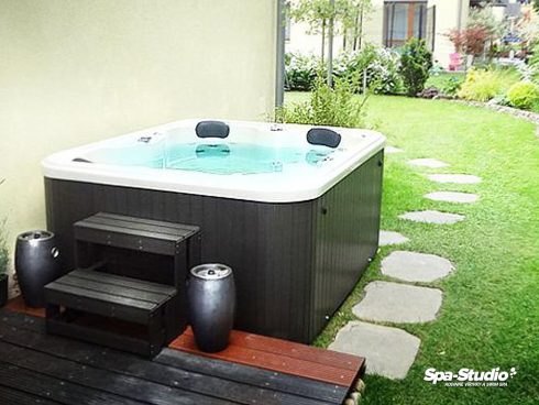Spa-Studio - Intimate whirlpools to both garden and interior Canadian Spa International® - hot tub Puerla