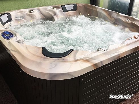 The authorized seller of the whirlpools SPA-Studio® offers 48-hour-delivery and the selection of more than 43 unique models.