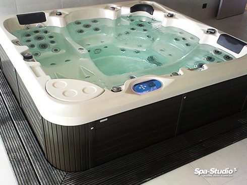 The seller SPA-Studio® offers maximum and the longest extended warranty for whirlpools and swimming pools SWIM SPA.