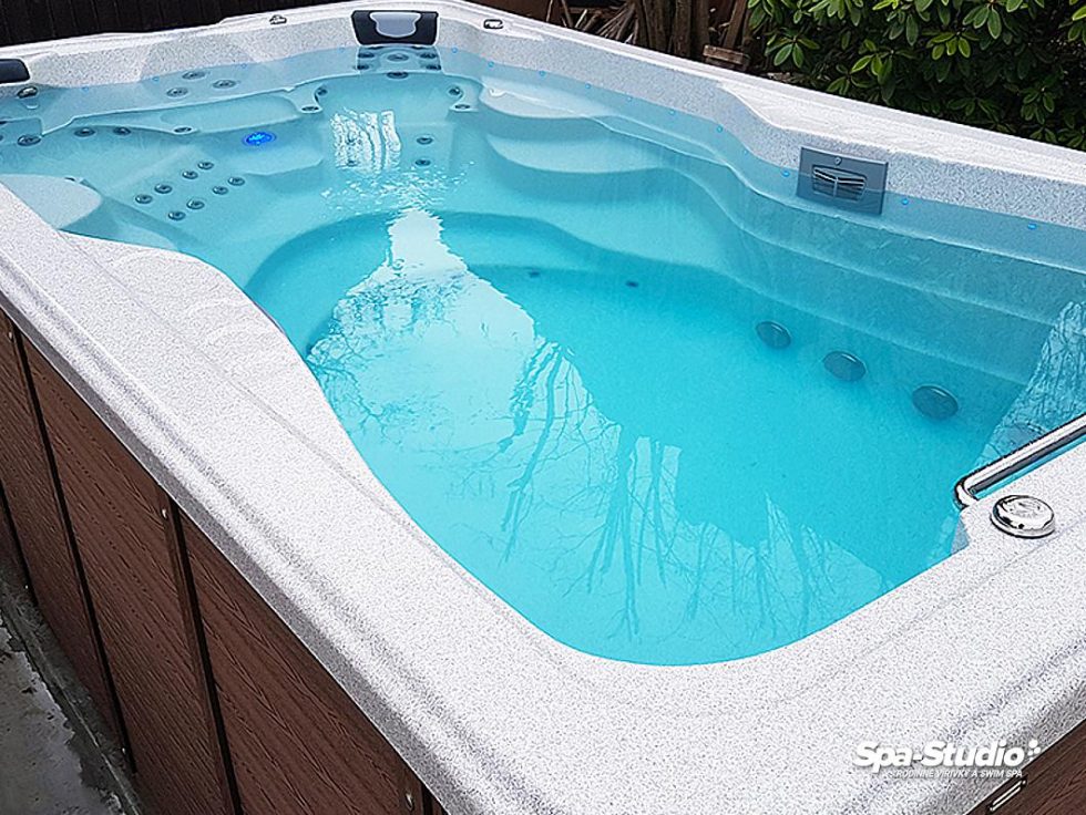 In our stores SPA-Studio® recommends to try some of our unique SWIM SPA models with counterflow. Their quality and output is mainly affected by the system TYPHOON.