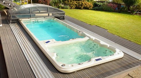 Hydromassage comfort with uniquely shaped dispositions of SWIM SPA by SPA-Studio® offers not only a possiblity of fitness swimming, but maximum relaxation and comfort.