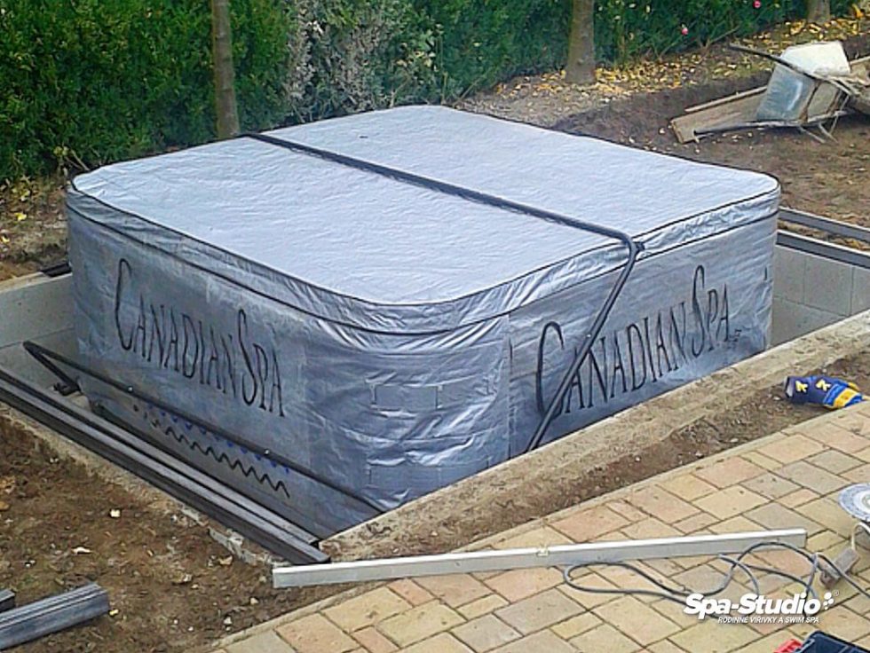 Embedded whirlpool or pool SWIM SPA belong to popular types of your home wellness.