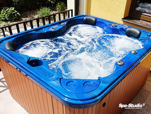 Low-energy whirlpools and swimming pools SWIM SPA by the authorized seller SPA-Studio® in Czechia as well as Slovakia.
