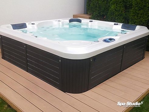 Spare parts for whirlpools, whirlpool service and complete realization including excavation work and carpentery are a matter of course for SPA-Studio®.