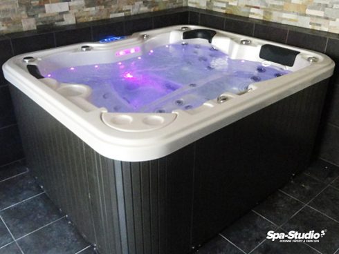 Solar whirlpools, stainless steel tubs and low-energy models with economic operation expenses up to 80 % with guarantee of all spare parts delivery.