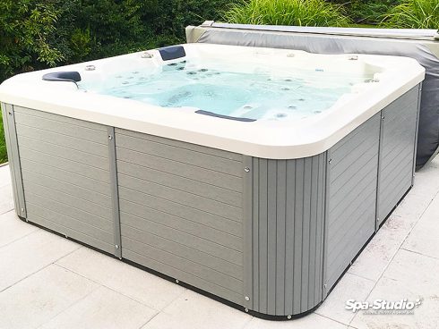 Smart whirlpools by the company SPA-Studio® offer only the top quality technologies, equipment and patented elements that will bring you true joy.