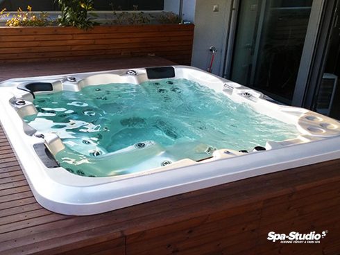 SPA-Studio® in Prague offers all best selling models of whirlpools and swimming pools SWIM SPA that can be tried personally.