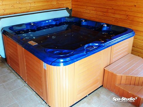 Cheap whirlpool, hydromassage and low-energy tubs by the seller SPA-Studio® in Prague, Mlada Boleslav, Brno, Ostrava and Bratislava.