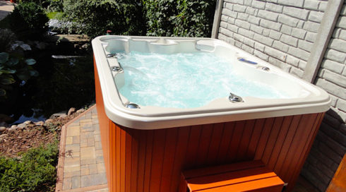 Canadian Spa International® - Puerla - year-round exterior hot tub - Spa Studio Bratislava
