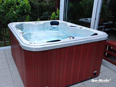 SPA-Studio® offers solar whirlpools and other alternative heat sources that help to reduce expenses by up to 80%.