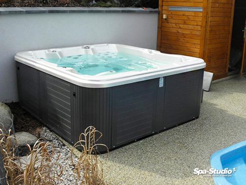Whirlpool filters help to provide clean water and the choice of the right filter type truly matters. SPA-Studio® offers only certified and tested products from the reliable producers.