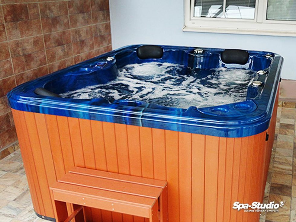 The greatest selection of whirlpools, SWIM SPA and other models can be found in the the SPA-Studio® stores already around the whole Europe.