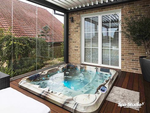 SPA-Studio® is the exclusive seller of whirlpool tubs for private as well as public area with the longest warranty and all spare parts delivery even in after warranty period.